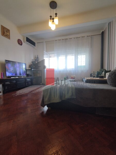 Piata Victoriei, apartament cu 3 camere de vanzare.