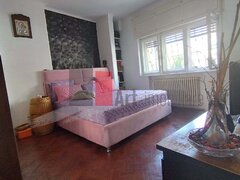 Piata Victoriei, apartament cu trei camere de vanzare